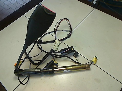 Gurtstraffer vorn links - vorn,